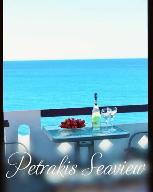 Апартаменты Petrakis Sea View Палеохора Экстерьер фото